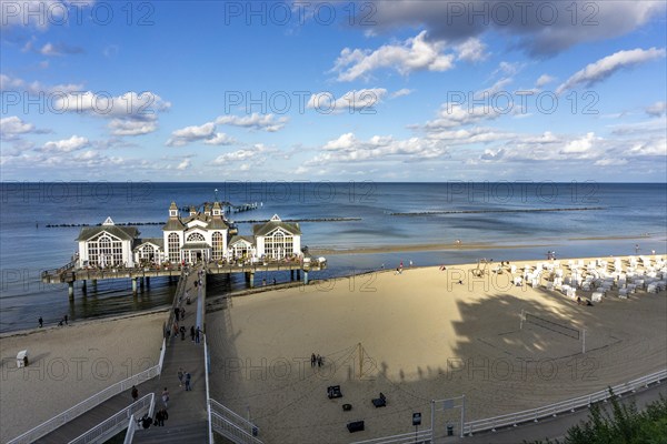 The Sellin pier, 394 metres long, with restaurant, jetty, beach chairs, island of Rügen, Mecklenburg-Western Pomerania, Germany, Europe