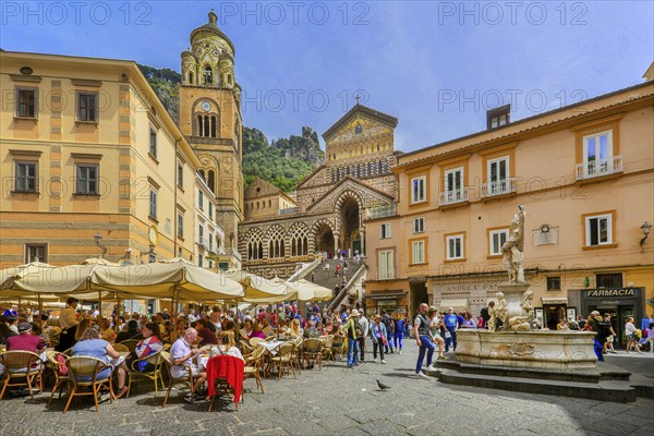 Street café and fountain on the cathedral square with cathedral in the historic centre, Amalfi, Amalfi Coast, Amalfitana, Campania, Italy, Europe