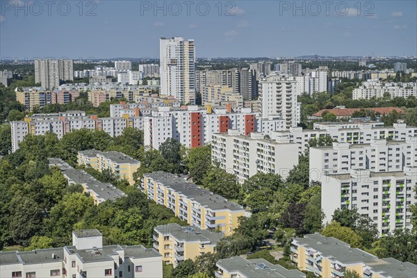 High-rise buildings, Fritz-Erler-Allee, Gropiusstadt, Neukölln, Berlin, Germany, Europe