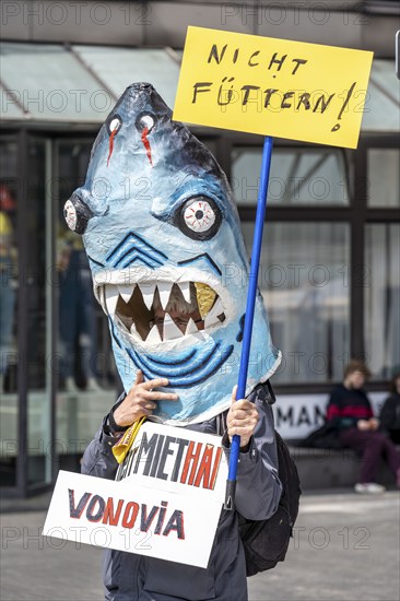 Demonstration against property companies such as Vonovia and others, against rent increases, for the expropriation of housing companies, Bochum North Rhine-Westphalia, Germany, Europe