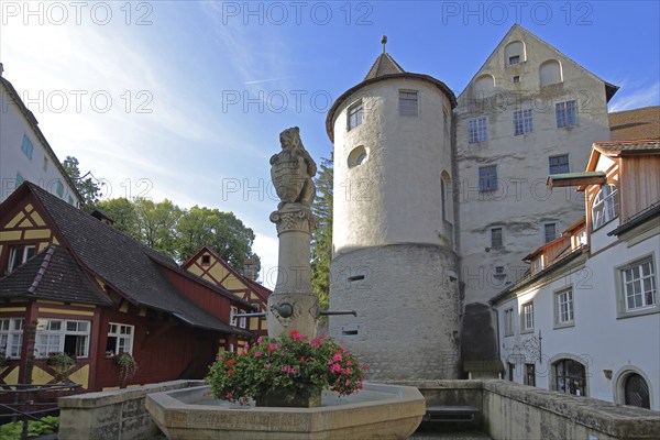 Bear fountain with town coat of arms in front of the historic castle, tower, fountain, bear figure, idyll, Meersburg, Obersee, Lake Constance, Lake Constance area, Baden-Württemberg, Germany, Europe