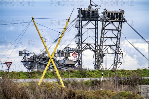 Camp of climate activists in the rest of the village of Lützerath, the last place to be excavated at the Garzweiler 2 open-cast lignite mine, North Rhine-Westphalia, Germany, Europe