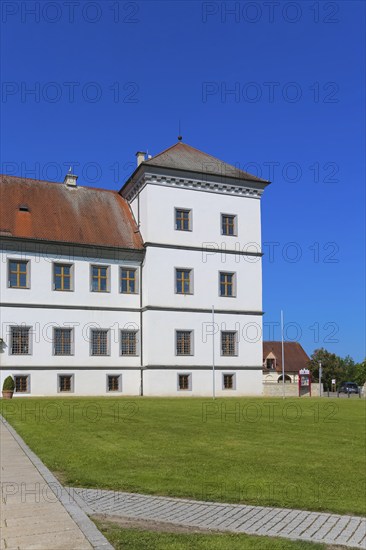 Meßkirch Castle, Castle of the Counts of Zimmern, Zimmern Castle, regular four-wing castle complex, Renaissance building, architecture, historical building, east view, park, castle garden, window, façade, Meßkirch, Sigmaringen district, Baden-Württemberg. Germany