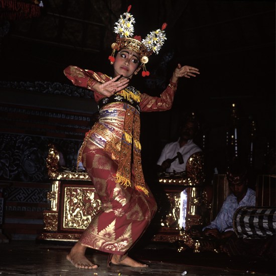 Tänzerin bei einem Legongtanz, Bali, Indonesien