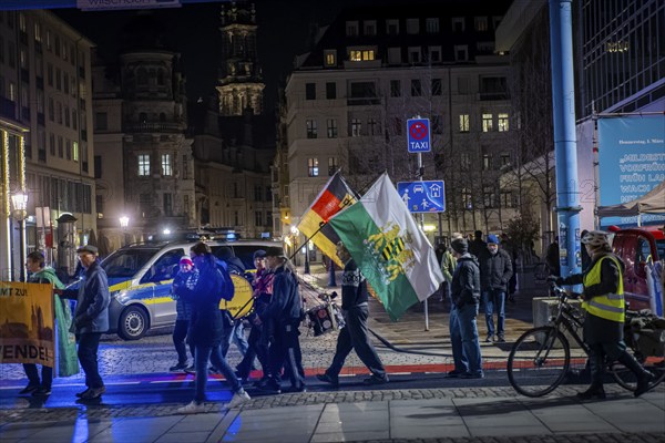 To mark 13 February and the destruction of Dresden in the Second World War, the small right-wing extremist party Freie Sachsen organised a demonstration and marched through the centre of Dresden in front of the Church of Our Lady with revanchist and fantasy flags and loudspeakers. They distorted historical facts, voiced conspiracy theories and shouted slogans that jeopardised the rule of law, Dresden, Saxony, Germany, Europe