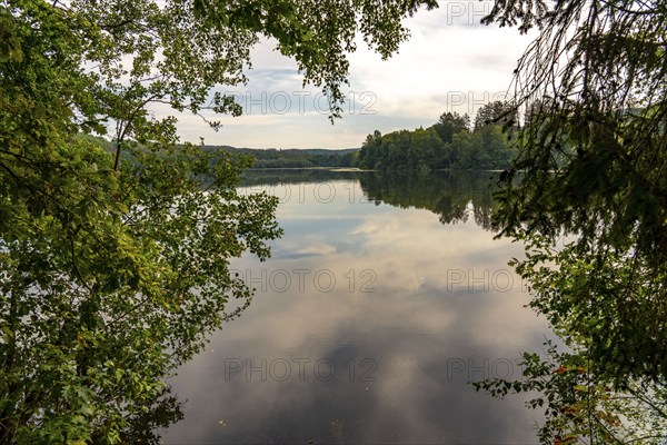 The Möhnesee, reservoir in the northern Sauerland, branch of the Hevesee, Kleine Schmalenau bay, North Rhine-Westphalia, Germany, Europe