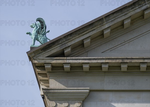 Bronze sculpture Griffin, detail of the Hirschsprung Collection building or Den Hirschsprungske Samling, Museum of Fine Arts, with Danish art from the 19th and 20th centuries, architect Hermann Baagøe Storck, Stockholmsgade, Østre Anlæg park, Copenhagen, Denmark, Europe