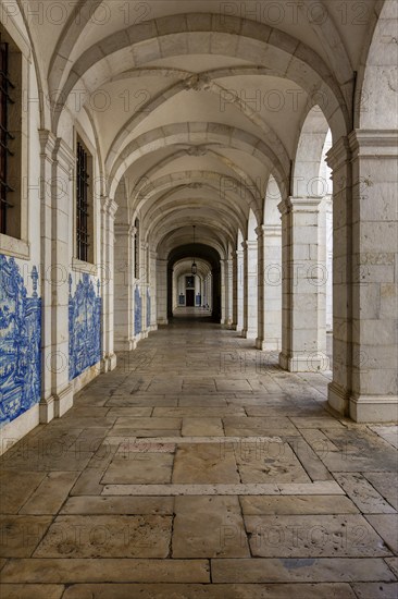 Church and Monastery of Sao Vicente de Fora, Cloister gallery with azulejo painted tiles, Lisbon, Portugal, Europe