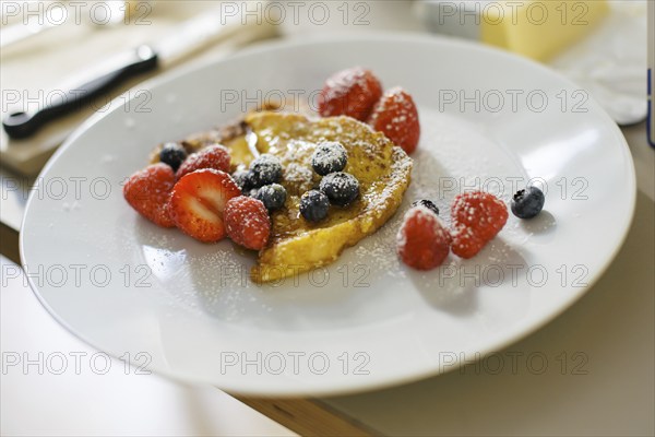 French toast with strawberries, raspberries, blueberries, Berlin, 13/08/2024