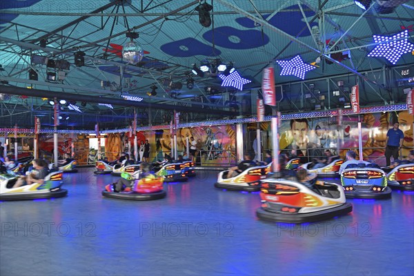 Europe, Germany, Hamburg metropolitan region, Niederschsen, Stade district, Buxtehude, Neukloster, Whitsun market, approx. 130 showmen every year, bumper car ride, Europe