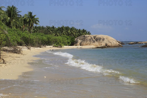 Ocean and sandy tropical beach at Pasikudah Bay, Eastern Province, Sri Lanka, Asia