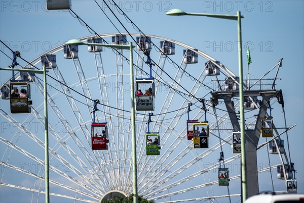 Rhine cable car, cabin above the Rhine, Ferris wheel at the zoo, Cologne, North Rhine-Westphalia, Germany, Europe