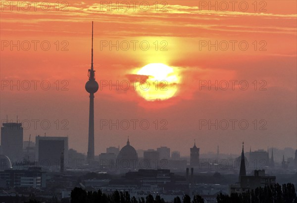 Sunrise in Berlin, TV tower, 06.09.2024., Berlin, Berlin, Germany, Europe