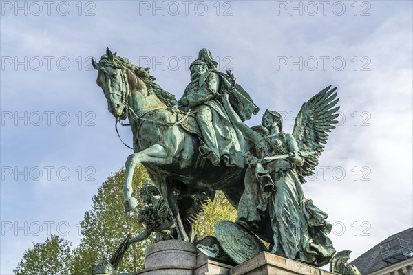 Kaiser Wilhelm I monument on Martin-Luther-Platz, state capital Düsseldorf, North Rhine-Westphalia, Germany, Europe