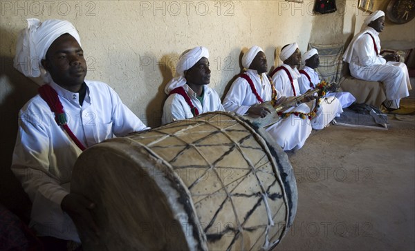 Morocco, traditional musicians with instruments, Pigeons du Sable group, Merzouga, Erg Chebbi desert, Africa