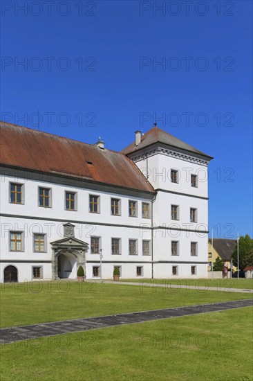 Meßkirch Castle, Castle of the Counts of Zimmern, Zimmern Castle, regular four-wing castle complex, Renaissance building, architecture, historical building, east view, park, castle garden, window, façade, Meßkirch, Sigmaringen district, Baden-Württemberg. Germany