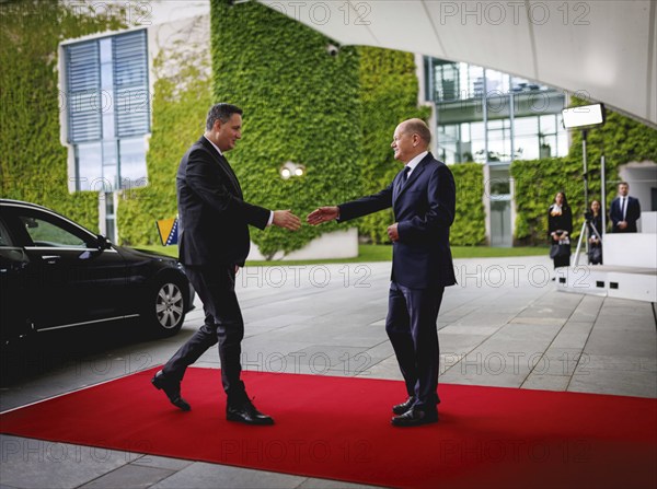 (R-L) Olaf Scholz, Federal Chancellor, receives Denis Becirovic, Chairman of the State Presidency of Bosnia and Herzegovina, at the Chancellery in Berlin, 07/05/2024