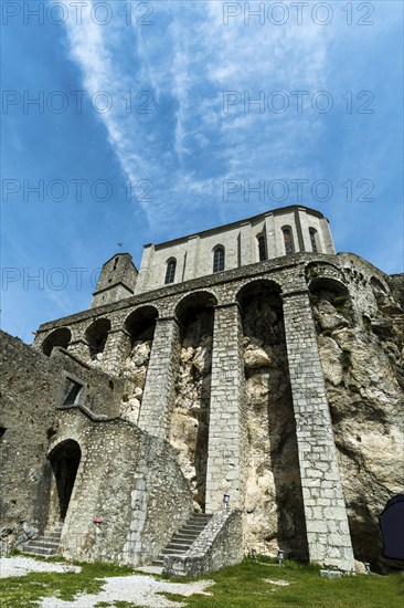 Sisteron. The keep and the Chapelle-Notre-Dame of the Citadel, Alpes-de-Haute-Provence. Provence-Alpes-Côte d'Azur. France