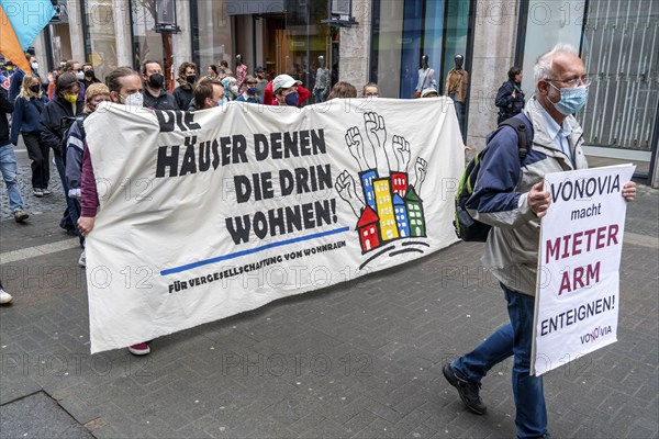 Demonstration against property companies such as Vonovia and others, against rent increases, for the expropriation of housing companies, Bochum North Rhine-Westphalia, Germany, Europe