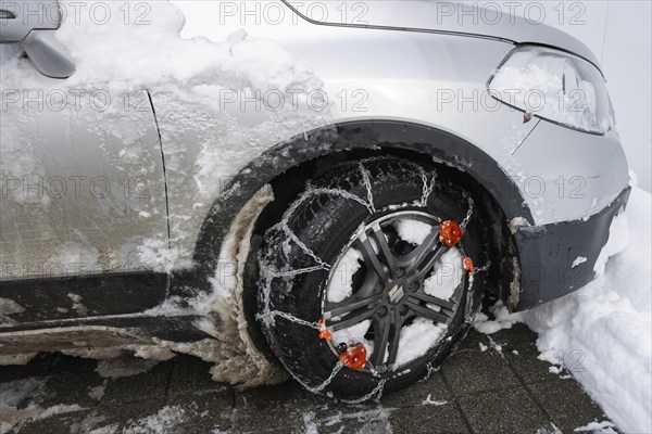 Car snow chains