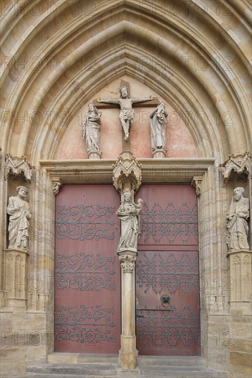 Portal with sculptures of Mary, Jesus on the cross and St John from the UNESCO Erfurt Cathedral, apostles, church portal, church door with fittings, tympanum, cathedral, cathedral square, Erfurt, Thuringia, Germany, Europe