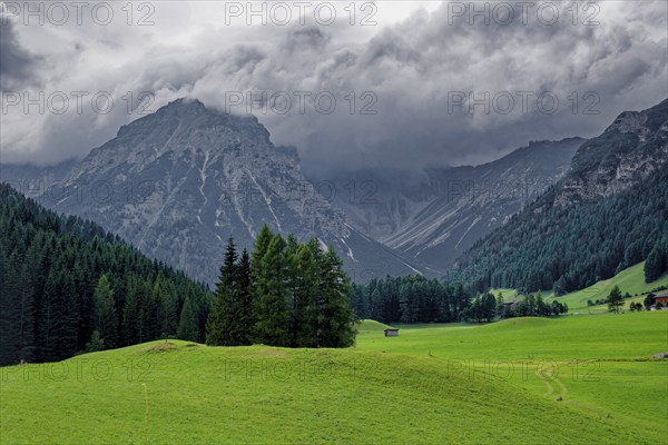 Alpine landscape of the Stubai Alps, weather mood, cloud mood, Obernberg am Brenner, Tyrol, Austria, Europe