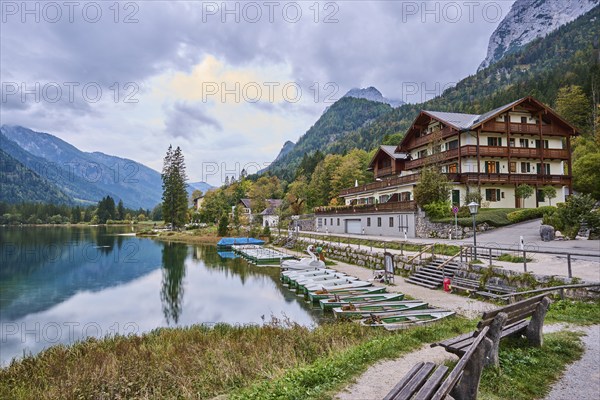 Hintersee in autumn colours, Ramsau, Berchtesgaden National Park, Berchtesgadener Land district, Upper Bavaria, Bavaria, Germany, Europe