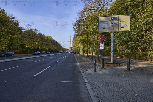 Signposts to Schöneberg, Charlottenburg and Wedding, Victory Column and autumnal trees in Berlin, capital city, independent city, federal state Berlin, Germany, Europe