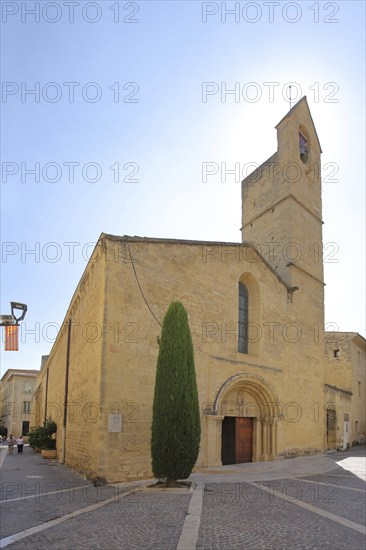 Saint Michel Church, Saint, Salon-de-Provence, Bouches-du-Rhône, Provence, France, Europe