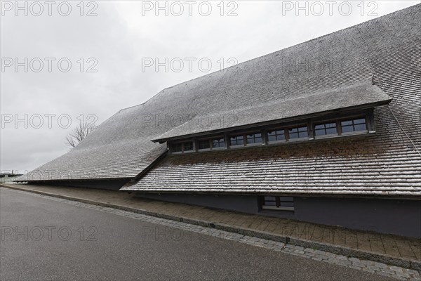 Deep-pitched saddle roof, lightly snow-covered, Hotel Die Halde on the Schauinsland, Oberried-Hofsgrund, Black Forest, Baden-Württemberg, Germany, Europe