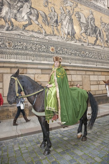 Living procession of princes at the Fürstenzug in Dresden