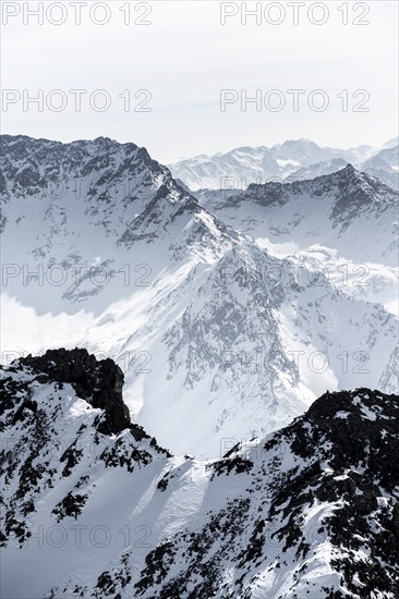 Peaks and mountains in winter, Sellraintal, Stubai Alps, Kühtai, Tyrol, Austria, Europe