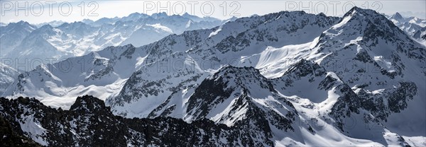 Peaks and mountains in winter, Sellraintal, Stubai Alps, Kühtai, Tyrol, Austria, Europe