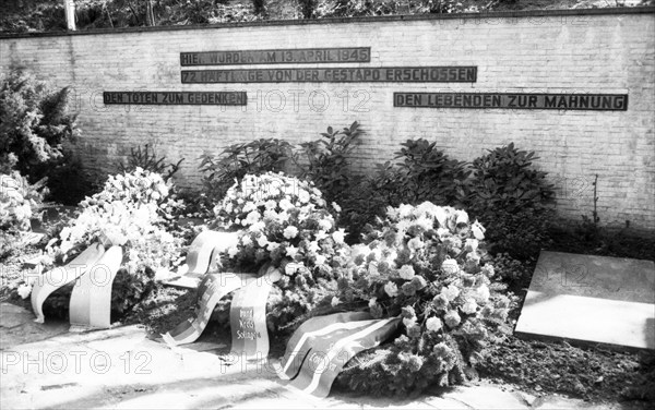 In memory of the 68 victims of the Gestapo who were shot in the Wenzelberg gorge on 13.04.1945, Nazi victims and anti-fascists demonstrated in Solingen, Germany on 13.04.1980