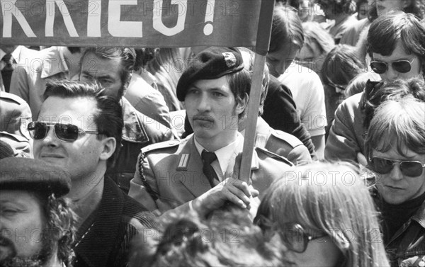 The 35th anniversary congress to end fascist rule was accompanied by a demonstration and rally in Mannheim, Germany on 10 May 1980