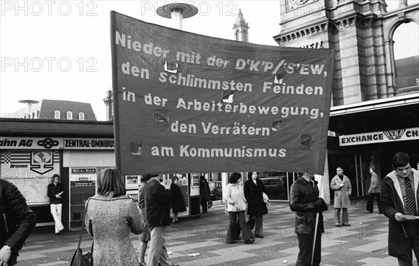 The Socialist Students Congress of the SDAJ was accompanied by a demonstration for democratic education through the centre of Bremen on 1.3.1975, left counter-demonstrators of DKP opponents, Germany, Europe