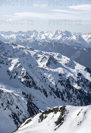 Peaks and mountains in winter, Sellraintal, Stubai Alps, Kühtai, Tyrol, Austria, Europe