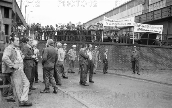 Warning strike at Thyssen by IG Metall to preserve co-determination on 30.07.1980 in Oberhausen, Germany, Europe