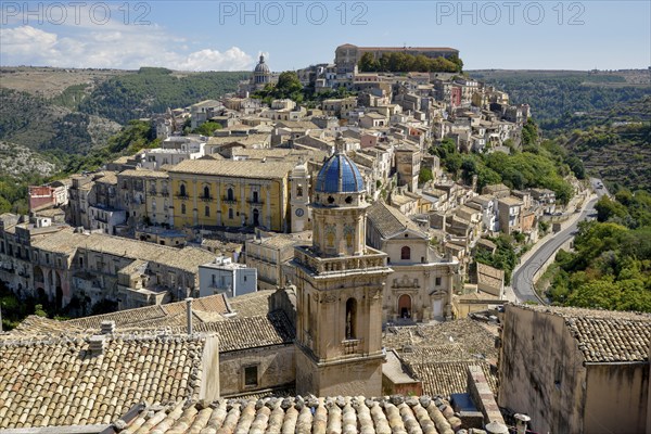 View from Ragusa Superiore to Ragusa Ibla, historical district of Ragusa, province Ragusa, Sicily, Italy, Europe