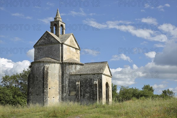 Chapelle St-Croix of the Romanesque monastery Abbaye de Montmajour, Saint, chapel, outside, monastery, Romanesque, Benedictine monastery, Arles, Bouches-du-Rhône, Camargue, Provence, France, Europe