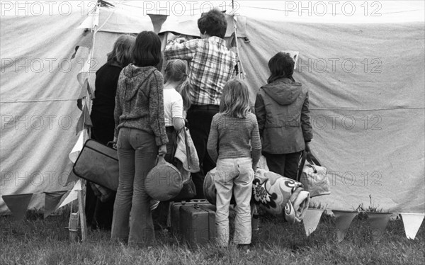 The camps of the DKP-affiliated children's and youth organisations Junge Pioniere and SDAJ at Whitsun 1975 on 17.05.1975 in Schermbeck, Germany, Europe