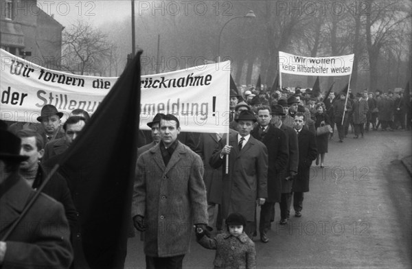 With black flags, miners of the Bismarck colliery and their relatives demonstrated against the closure of their colliery on 19 February 1966, Germany, Europe