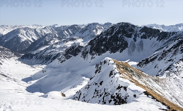 Summit of the Mitterzeigerkogel in winter, Sellraintal, Kühtai, Tyrol, Austria, Europe