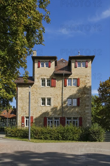 Pfullingen Castle, former moated castle, former Rempenburg also Lower Castle, preserved south-eastern wing, hunting lodge, music school, historic building, architecture, windows, shutters, Pfullingen, Baden-Württemberg, Germany, Europe