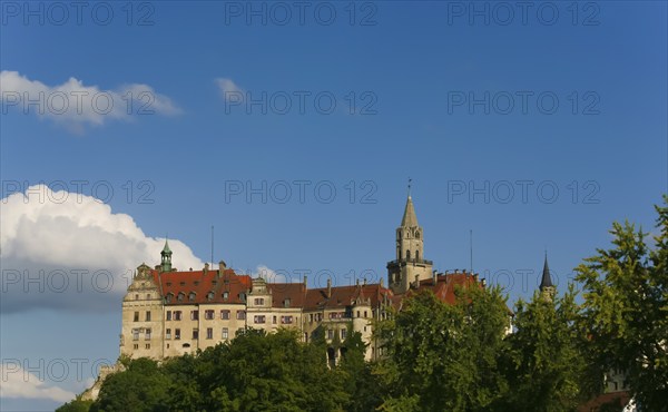 Hohenzollern Castle Sigmaringen, former princely residence and administrative centre of the Princes of Hohenzollern-Sigmaringen, city castle, architecture, historical building, west view, blue sky, clouds, Sigmaringen, Upper Swabia, Baden-Württemberg, Germany, Europe