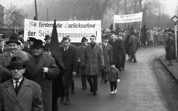 With black flags, miners of the Bismarck colliery and their relatives demonstrated against the closure of their colliery on 19 February 1966, Germany, Europe