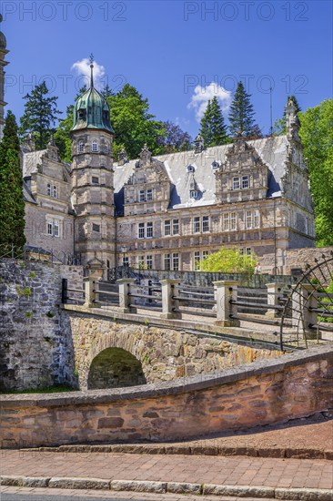 Castle bridge of Hämelschenburg Castle, Weser Renaissance castle, municipality of Emmerthal, Emmer, Emmental, Weserbergland, Lower Saxony, Germany, Europe