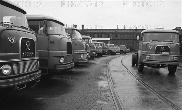 DEU, Germany, Dortmund: Personalities from politics, business and culture from the years 1965-71. Krupp production lorry ca. 1965, Europe