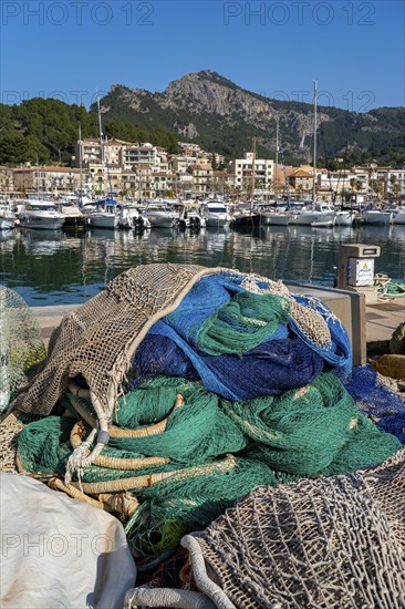 Coastal town of Port de Sóller in the north-west of the island, near Alconàsser, Serra de Tramuntana, Majorca, Spain, Europe