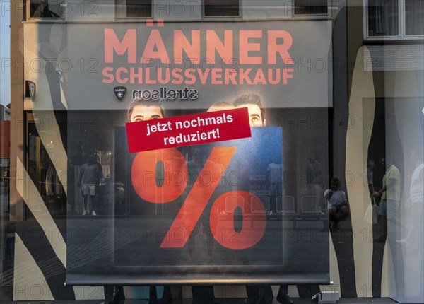 Sale, shop window with advertisement for discounts, percentages, clothing, men's sale, reduced, Trier, Rhineland-Palatinate, Germany, Europe